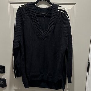 Express Men's V-Neck Sweater in Black
